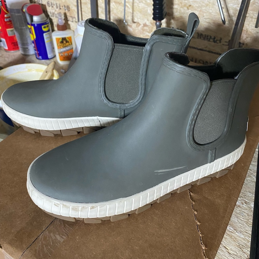 Sperry chelsea rain boot